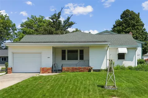 204 Walnut St NW, Blairstown, IA 52209