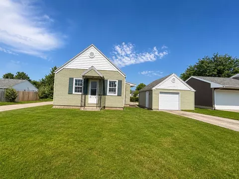 2119 8th St SW, Cedar Rapids, IA 52404