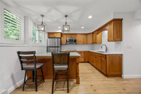 Kitchen - 4600 Deer View Rd, Cedar Rapids, IA 52411 photo 8 of 10