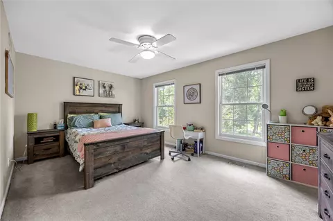 Bedroom - 4600 Deer View Rd, Cedar Rapids, IA 52411 photo 5 of 6