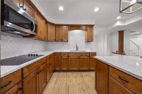 Kitchen - 4600 Deer View Rd, Cedar Rapids, IA 52411 photo 10 of 10