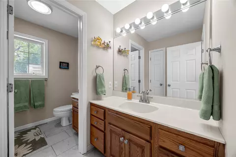 Bath - 4600 Deer View Rd, Cedar Rapids, IA 52411 photo 4 of 8
