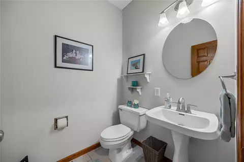 Bath - 4600 Deer View Rd, Cedar Rapids, IA 52411 photo 1 of 8