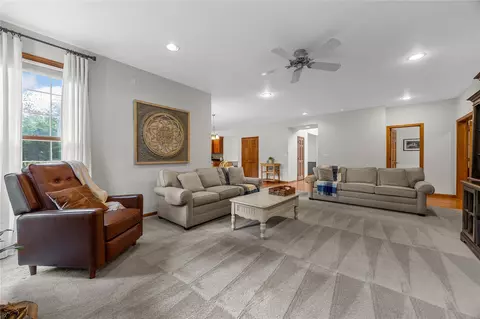 Living - 4600 Deer View Rd, Cedar Rapids, IA 52411 photo 2 of 5
