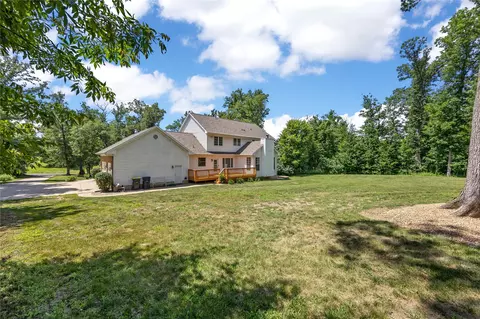Exterior - 4600 Deer View Rd, Cedar Rapids, IA 52411 photo 4 of 6