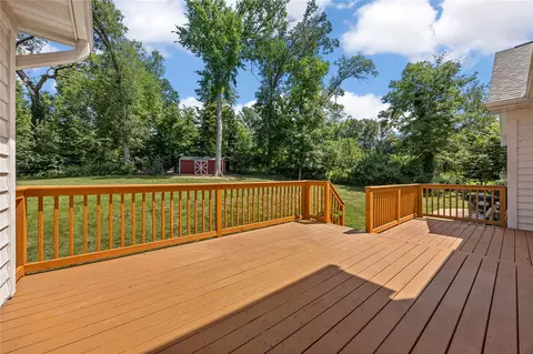 Exterior - 4600 Deer View Rd, Cedar Rapids, IA 52411 photo 2 of 6