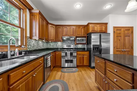 Kitchen - 4600 Deer View Rd, Cedar Rapids, IA 52411 photo 5 of 10