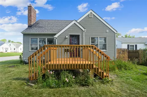 1844 B Ave NW, Cedar Rapids, IA 52405