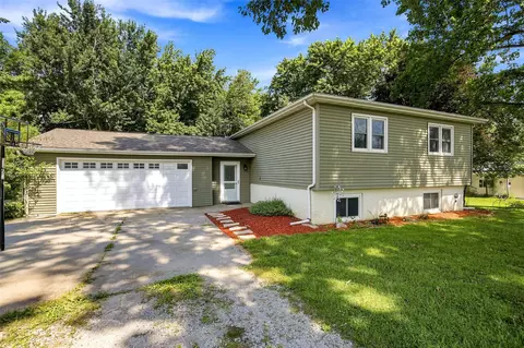 1948 Surf Dr NE, Solon, IA 52333