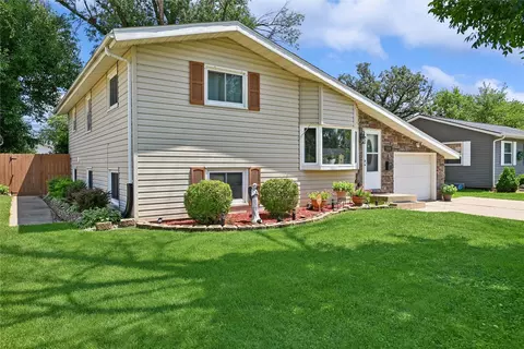 4500 Ozark St NE, Cedar Rapids, IA 52402