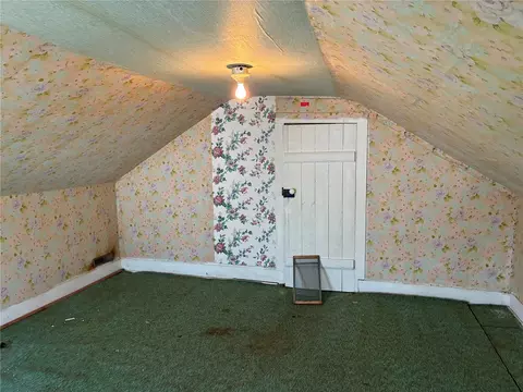 Bedroom - 508 E 3rd St, Vinton, IA 52349 photo 14 of 15