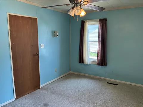 Bedroom - 508 E 3rd St, Vinton, IA 52349 photo 5 of 15