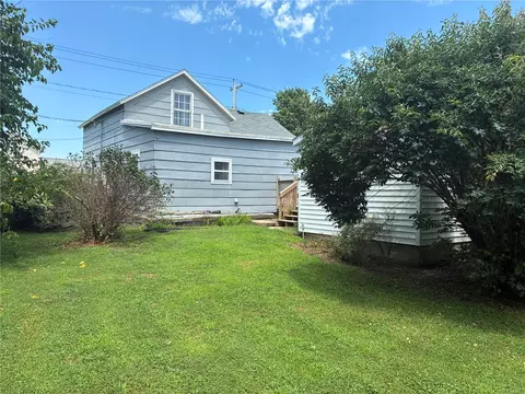Exterior - 508 E 3rd St, Vinton, IA 52349 photo 8 of 8