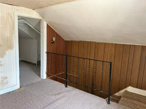 Entry Way - 508 E 3rd St, Vinton, IA 52349 photo 2 of 3