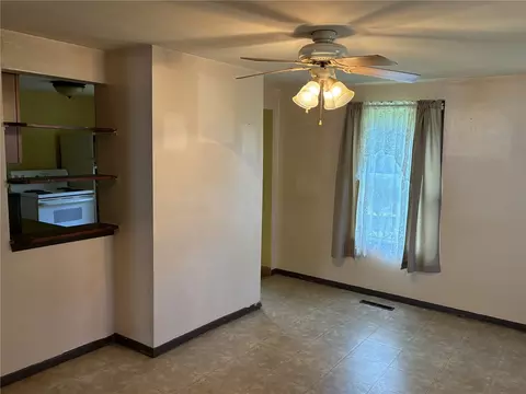 Living - 508 E 3rd St, Vinton, IA 52349 photo 5 of 7