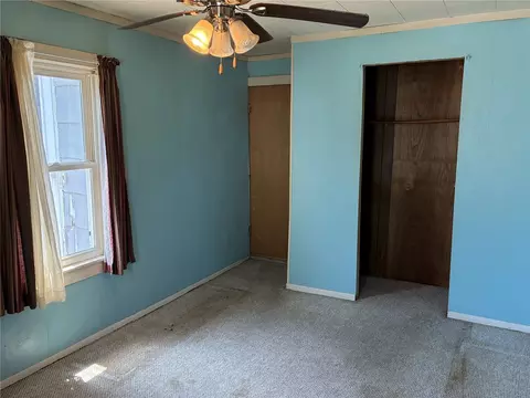 Bedroom - 508 E 3rd St, Vinton, IA 52349 photo 3 of 15