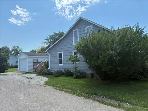 Exterior - 508 E 3rd St, Vinton, IA 52349 photo 6 of 8