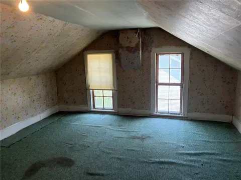 Bedroom - 508 E 3rd St, Vinton, IA 52349 photo 12 of 15