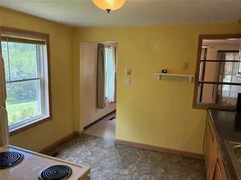 Entry Way - 508 E 3rd St, Vinton, IA 52349 photo 1 of 3