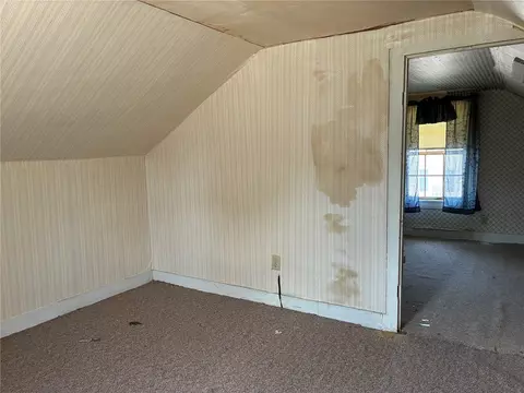 Bedroom - 508 E 3rd St, Vinton, IA 52349 photo 6 of 15