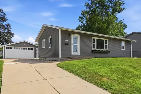 2525 Mcgowan Blvd, Marion, IA 52302