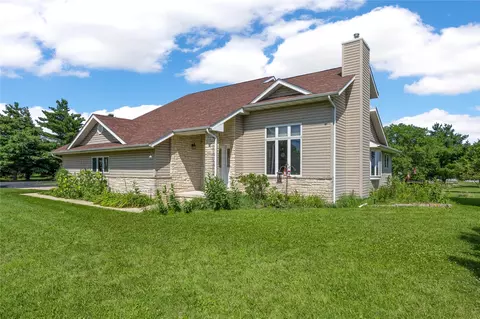 24453 110th St, Anamosa, IA 52205