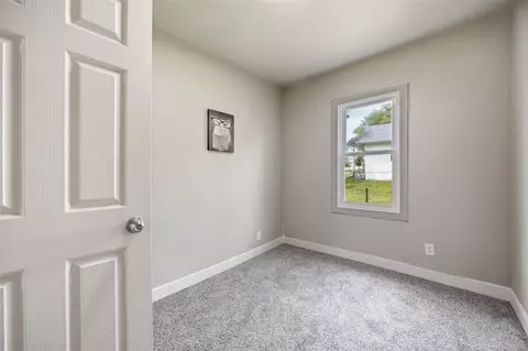 Bedroom - 3015 2nd Ave SE, Cedar Rapids, IA 52403 photo 2 of 3