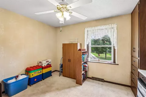 Bedroom - 2011 Northgate Dr NE, Cedar Rapids, IA 52402 photo 4 of 6