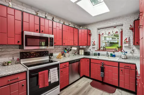 Kitchen - 2011 Northgate Dr NE, Cedar Rapids, IA 52402 photo 1 of 3
