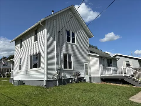 Exterior - 602 E 9th, Vinton, IA 52349 photo 4 of 4