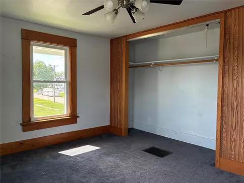 Bedroom - 602 E 9th, Vinton, IA 52349 photo 2 of 3