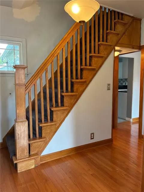 Entry Way - 602 E 9th, Vinton, IA 52349 photo 2 of 3