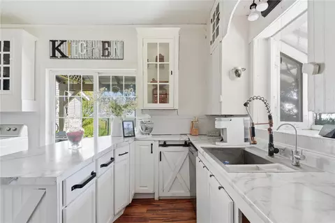 Kitchen - 3286 180th Ave, Ryan, IA 52330 photo 2 of 3