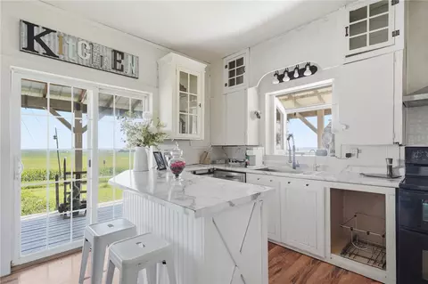 Kitchen - 3286 180th Ave, Ryan, IA 52330 photo 1 of 3