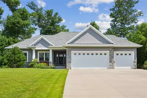 4100 Windfall Dr NW, Cedar Rapids, IA 52405