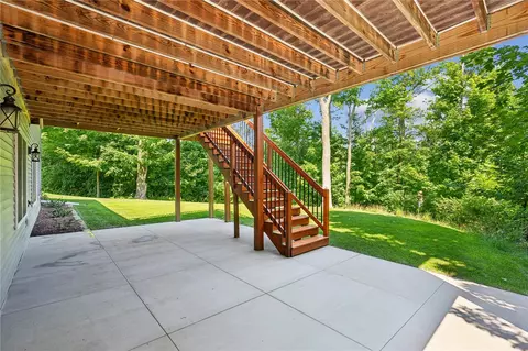 Exterior - 4100 Windfall Dr NW, Cedar Rapids, IA 52405 photo 7 of 11
