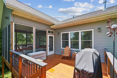 Exterior - 4100 Windfall Dr NW, Cedar Rapids, IA 52405 photo 9 of 11