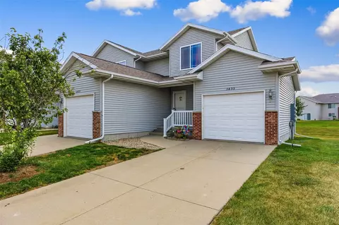3453 Laurel Ln, Marion, IA 52302