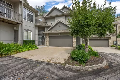 265 Holiday Rd #3, Coralville, IA 52241
