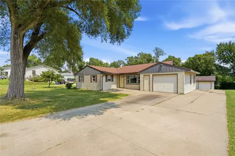 Exterior - 3105 Schaeffer Dr SW, Cedar Rapids, IA 52404 photo 1 of 6