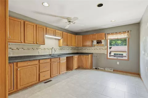 Kitchen - 3105 Schaeffer Dr SW, Cedar Rapids, IA 52404 photo 1 of 1