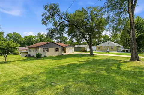 Exterior - 3105 Schaeffer Dr SW, Cedar Rapids, IA 52404 photo 2 of 6