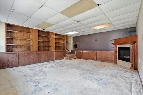 Living - 3105 Schaeffer Dr SW, Cedar Rapids, IA 52404 photo 4 of 4