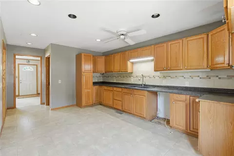 Entry Way - 3105 Schaeffer Dr SW, Cedar Rapids, IA 52404 photo 1 of 2