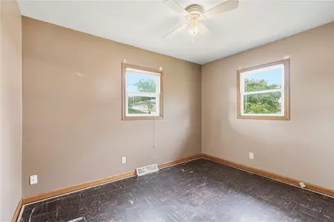 Bedroom - 3105 Schaeffer Dr SW, Cedar Rapids, IA 52404 photo 3 of 6