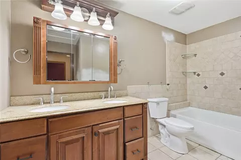 Bath - 3105 Schaeffer Dr SW, Cedar Rapids, IA 52404 photo 1 of 1