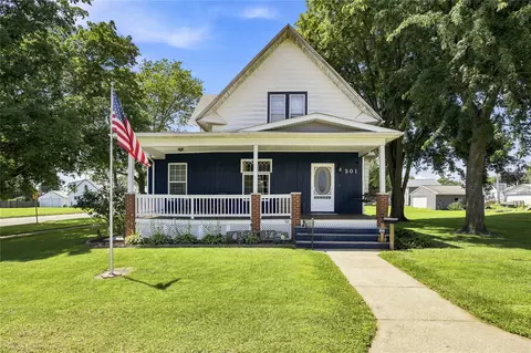 201 Sycamore St, Tipton, IA 52772