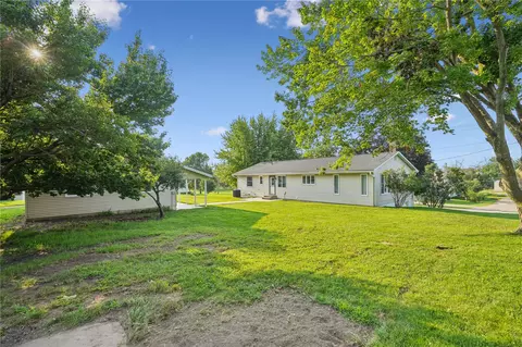 Exterior - 401 Main St NW, Shellsburg, IA 52332 photo 5 of 6