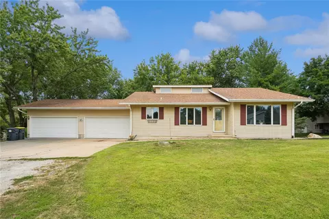 2914 Windy Ridge Rd NE, Swisher, IA 52338