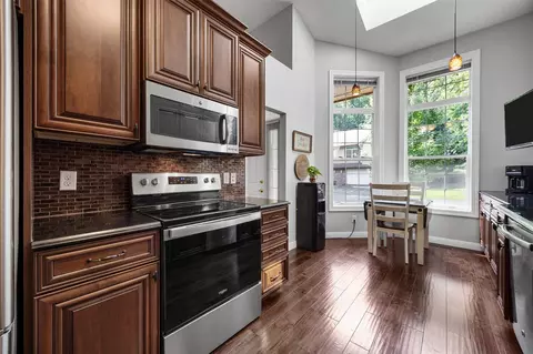 Kitchen - 529 E Post Rd SE #124, Cedar Rapids, IA 52403 photo 1 of 6